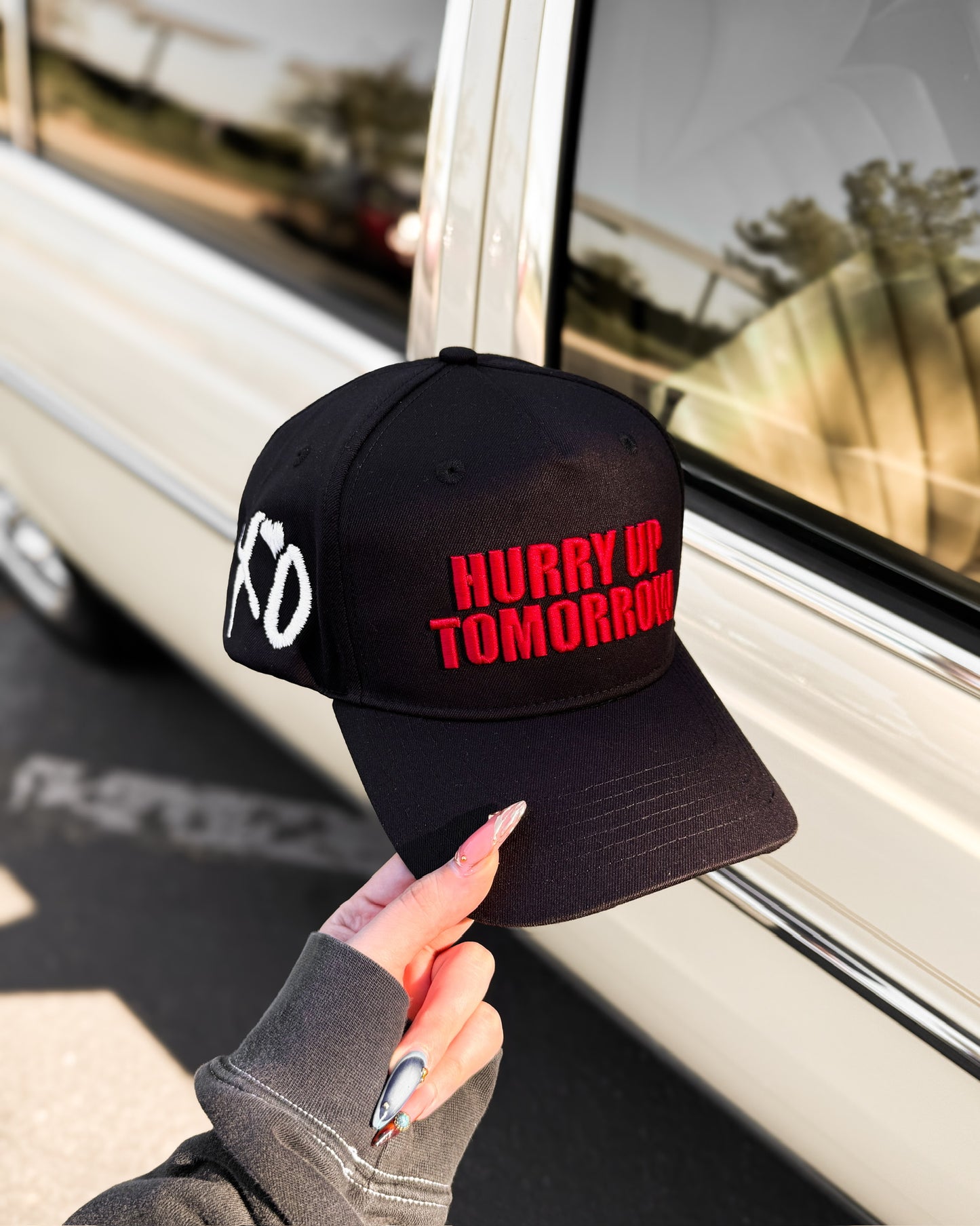 HURRY UP TOMORROW HAT - BLACK x RED