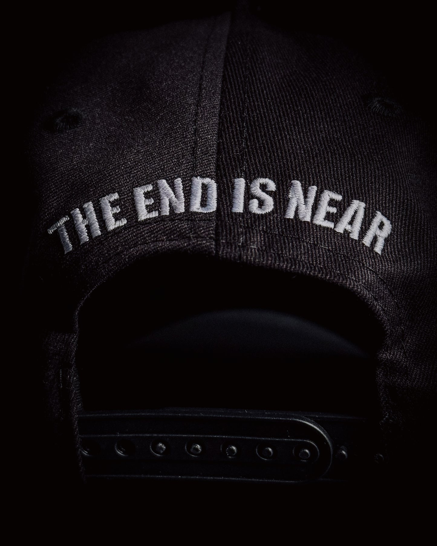 HURRY UP TOMORROW HAT - BLACK x WHITE