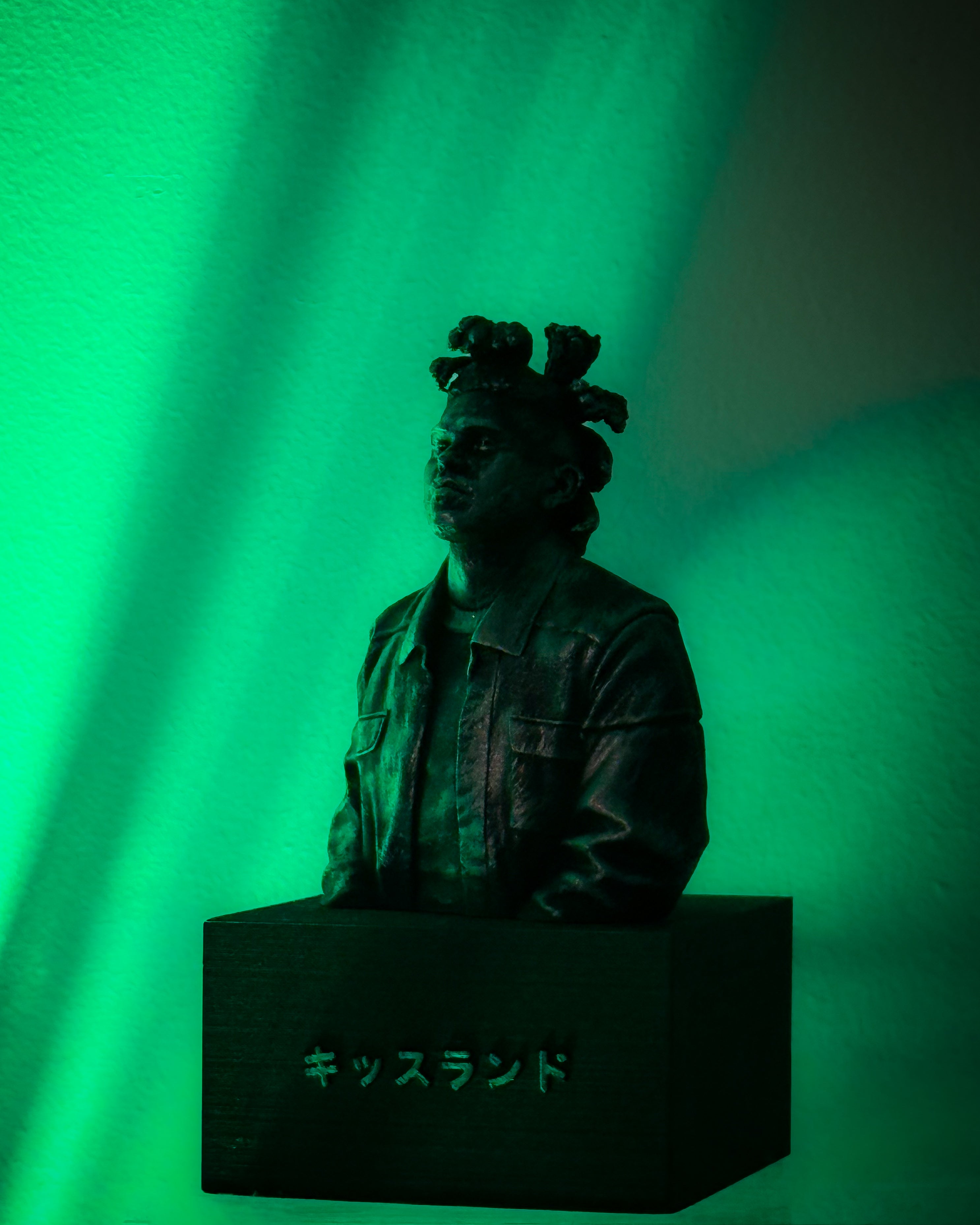 PRE ORDER: KISS LAND COVER STATUE