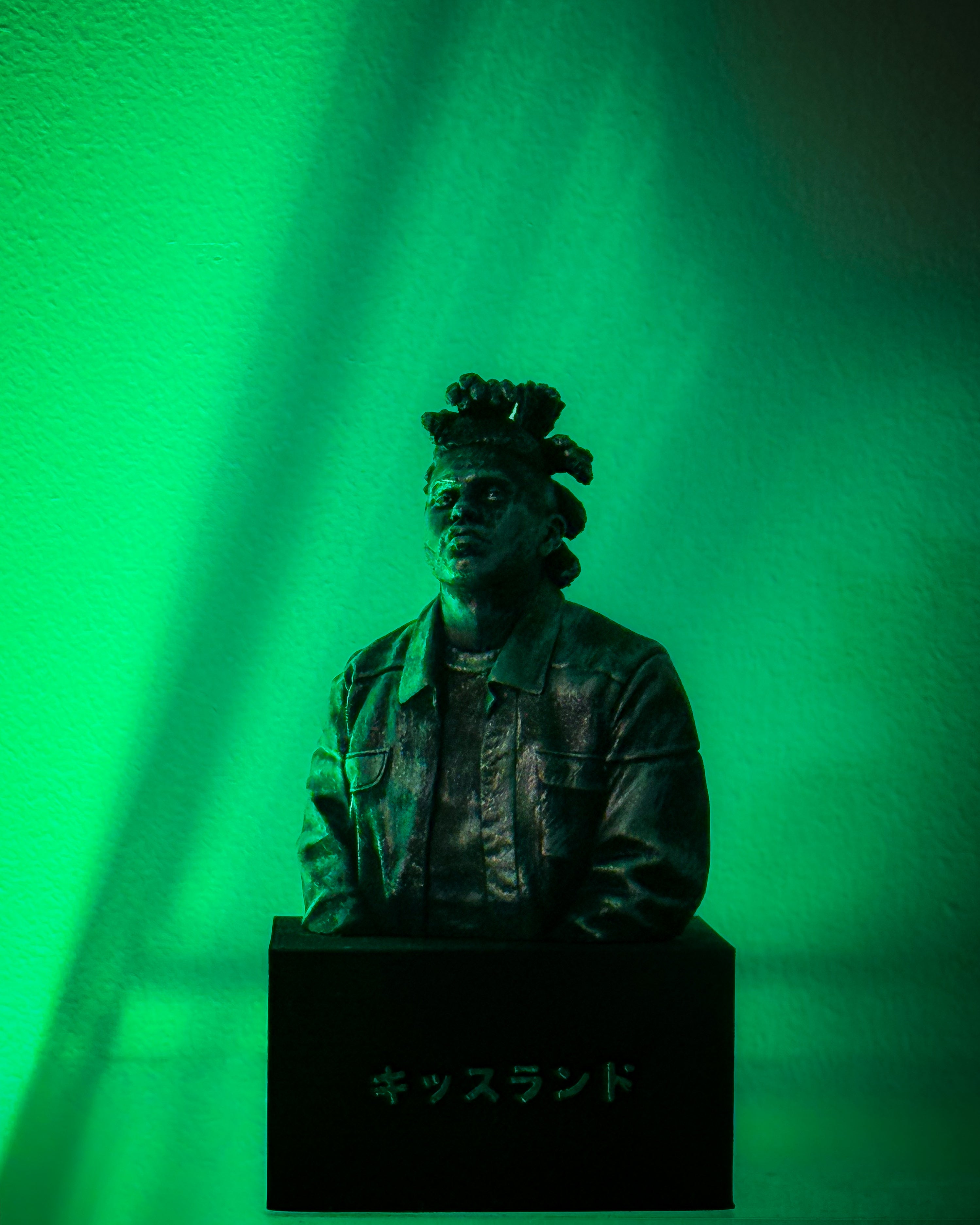PRE ORDER: KISS LAND COVER STATUE