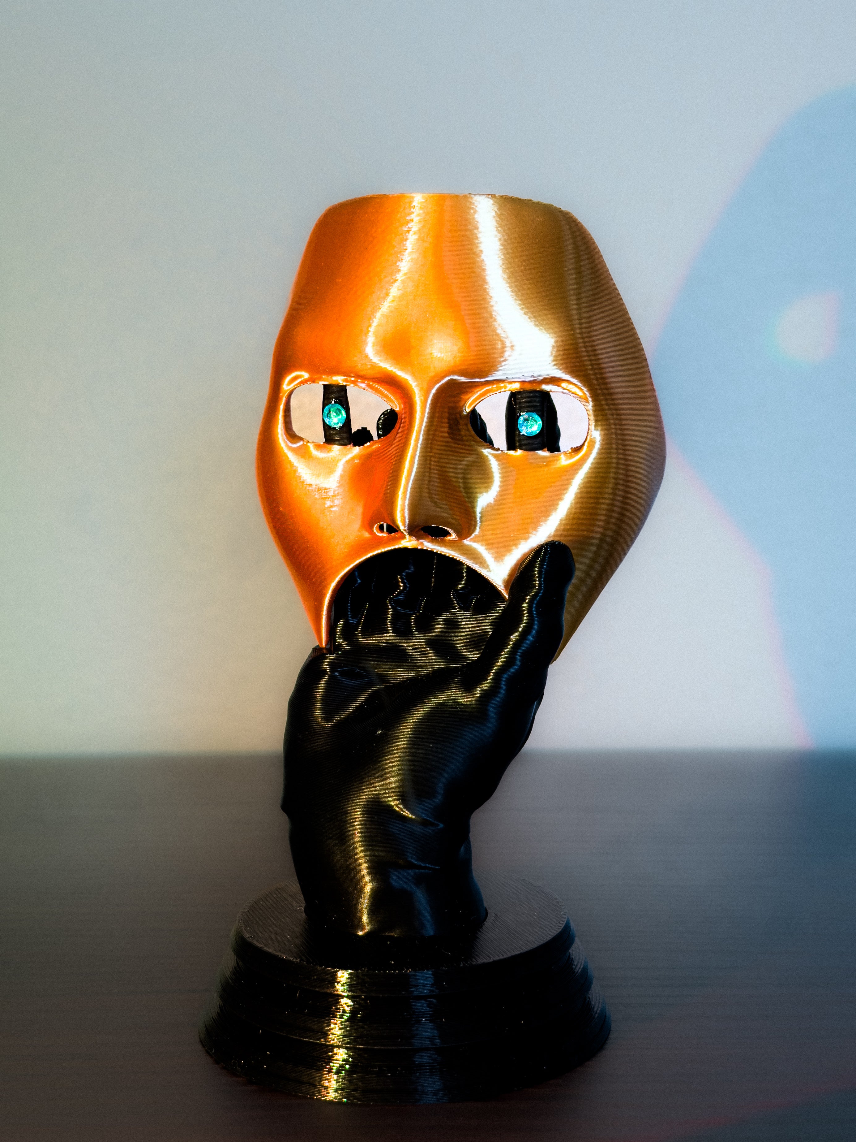 LEG 5 TRIBUTE STATUE