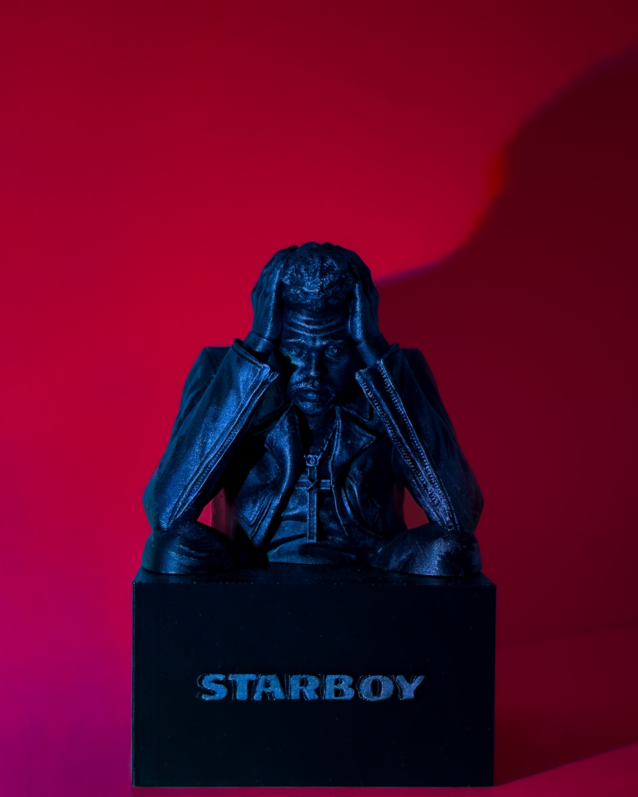 STARBOY: COVER STATUE