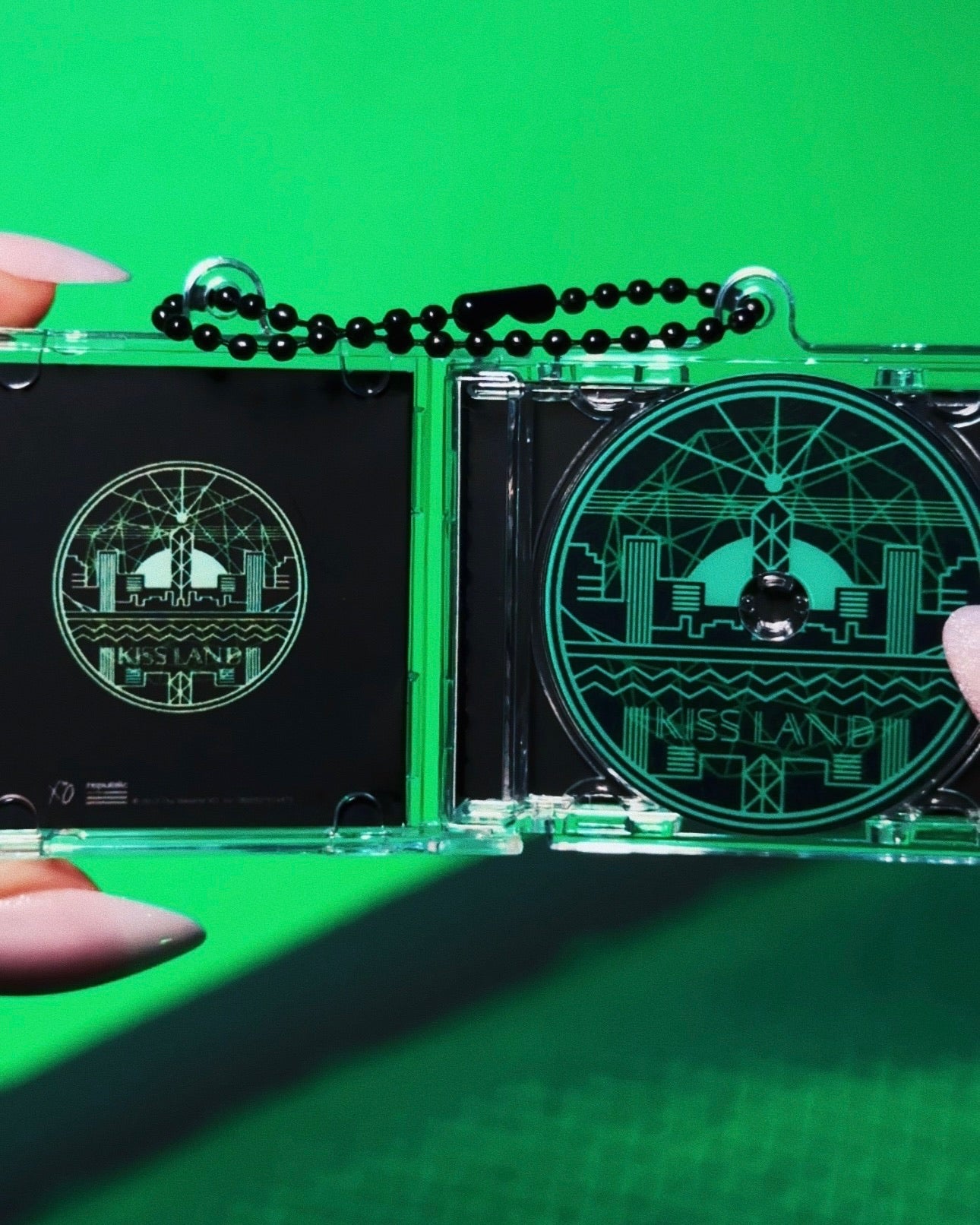 KISS LAND: MINI ALBUM KEYCHAIN
