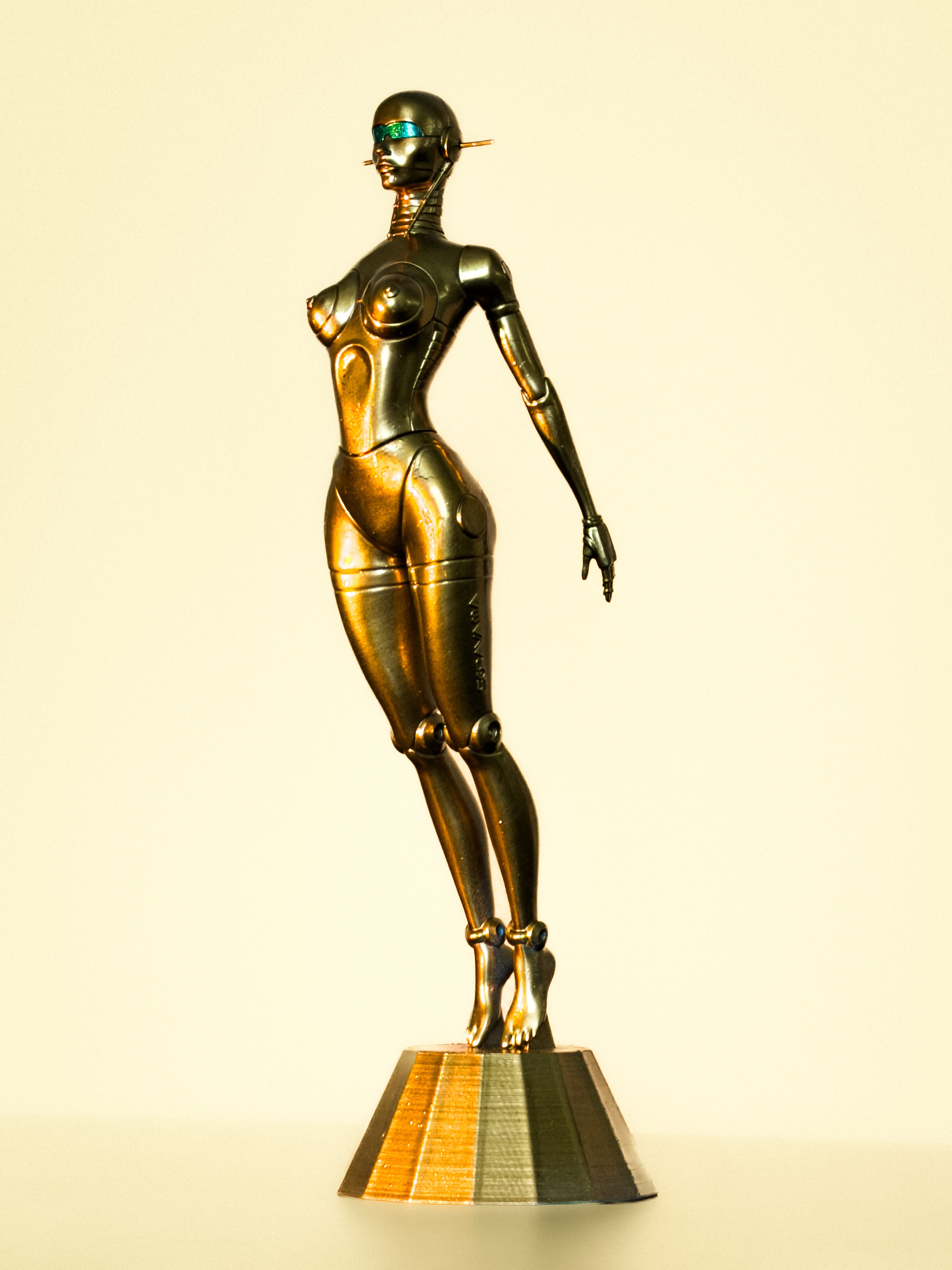 SORAYAMA STATUE - GOLD