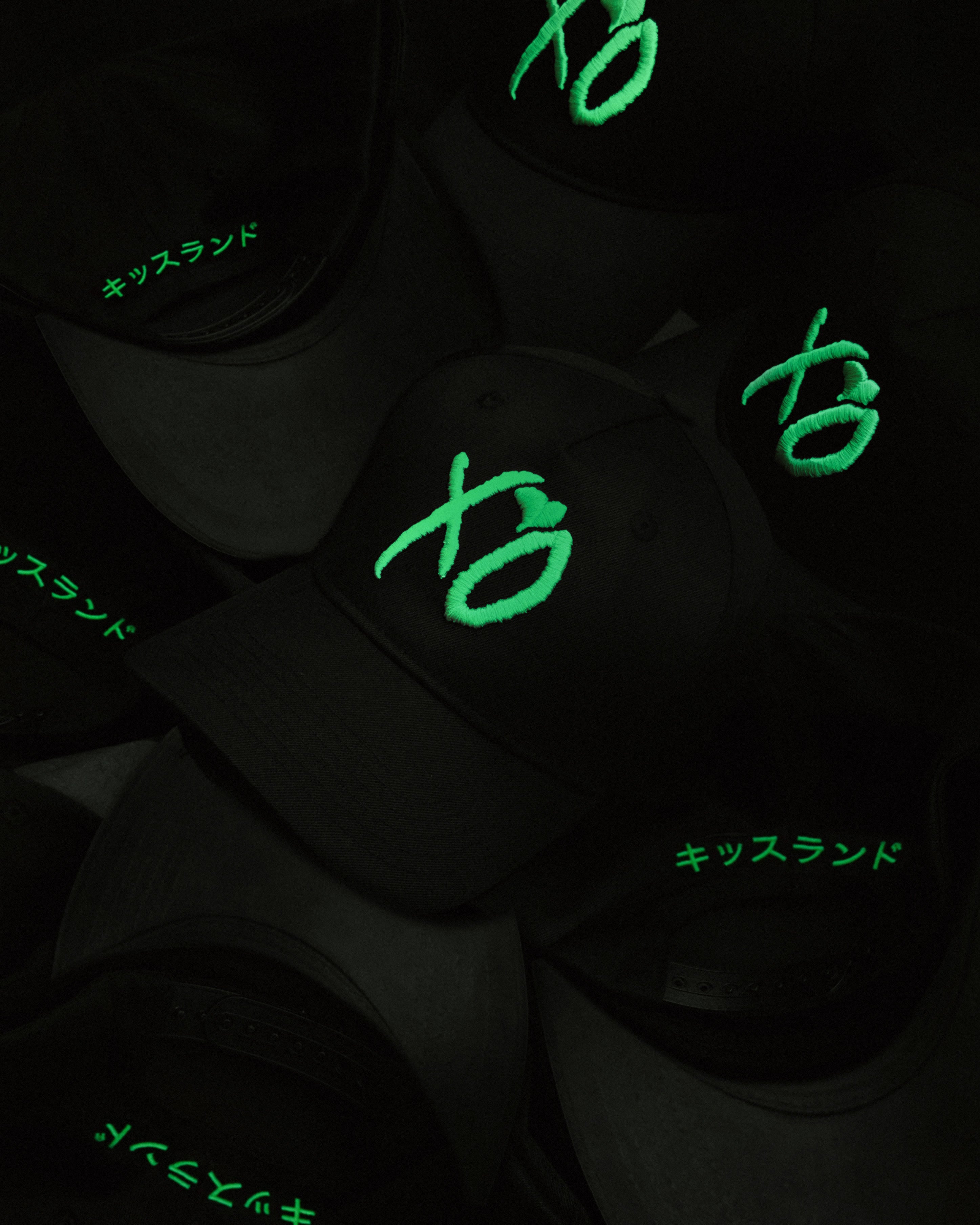 KISS LAND XO: HAT