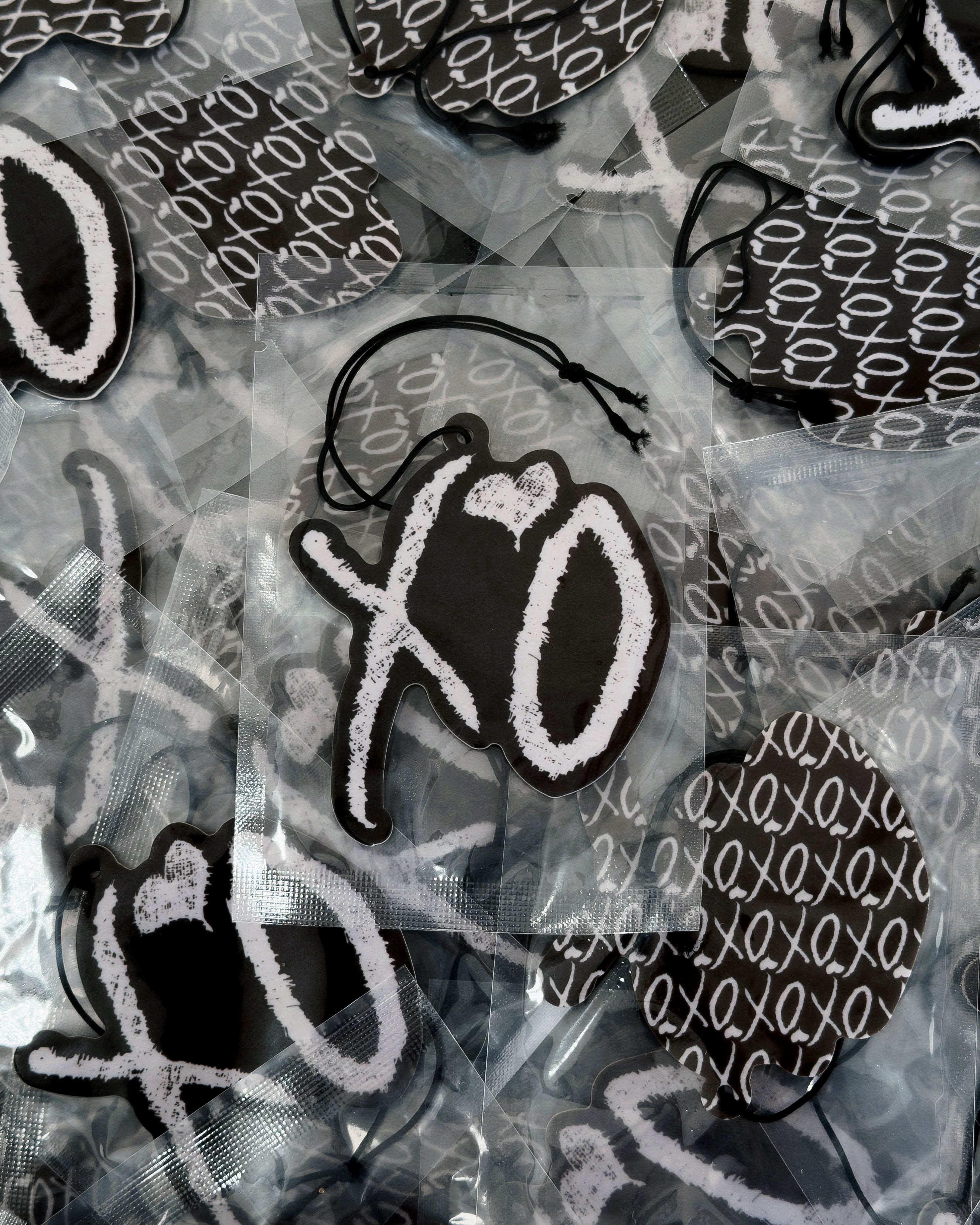 BLACK XO: AIR FRESHENER