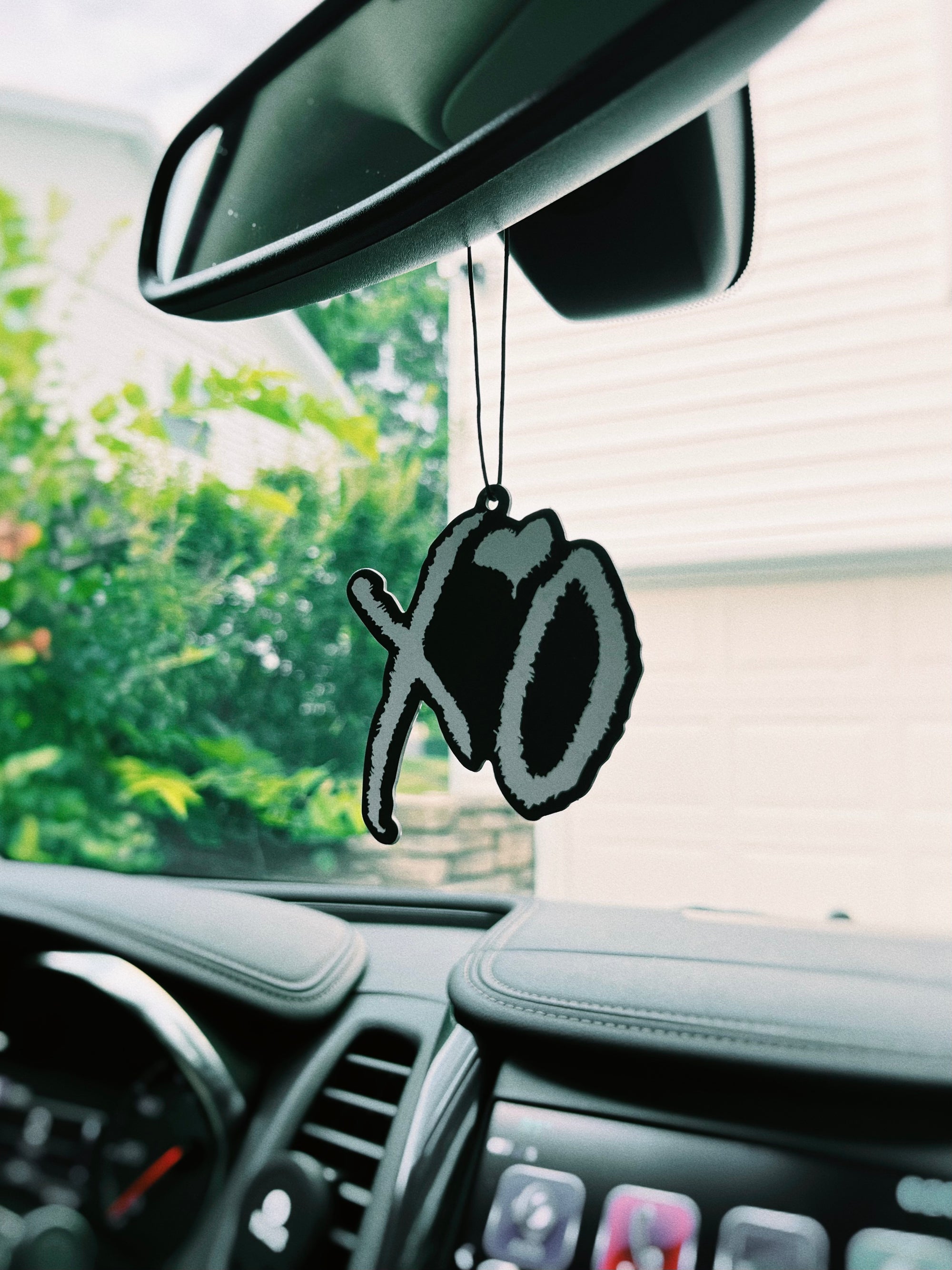 BLACK XO: AIR FRESHENER